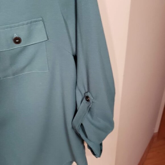 Like New Blu Pepper Scoop Neck Double Pocket Teal Blouse Small - Picture 4 of 8